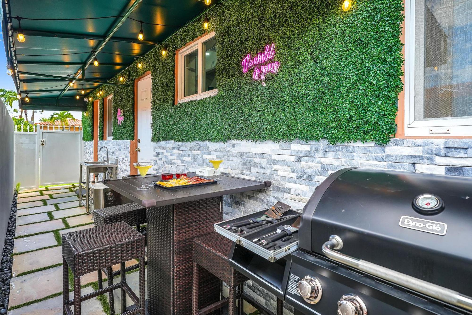 Vacay Spot: Beachside Retreat with Urban Perks Miami Exterior photo